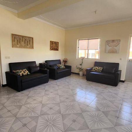 No Cash Accepted-Meeting Point Hostel- Praia, Also In Tarrafal & Fogo Exterior photo